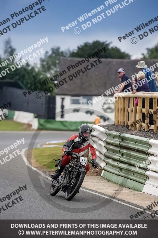 Vintage motorcycle club;eventdigitalimages;mallory park;mallory park trackday photographs;no limits trackdays;peter wileman photography;trackday digital images;trackday photos;vmcc festival 1000 bikes photographs